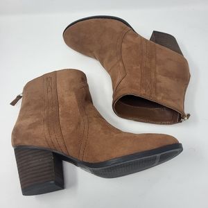 Call it Spring Faux Suede Tan Ankle‎ Booties Boots Tan Size 7.5 Back Zipper